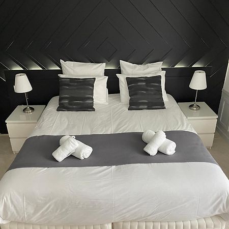 Отель Le Troncais Saint-Bonnet-Troncais Экстерьер фото